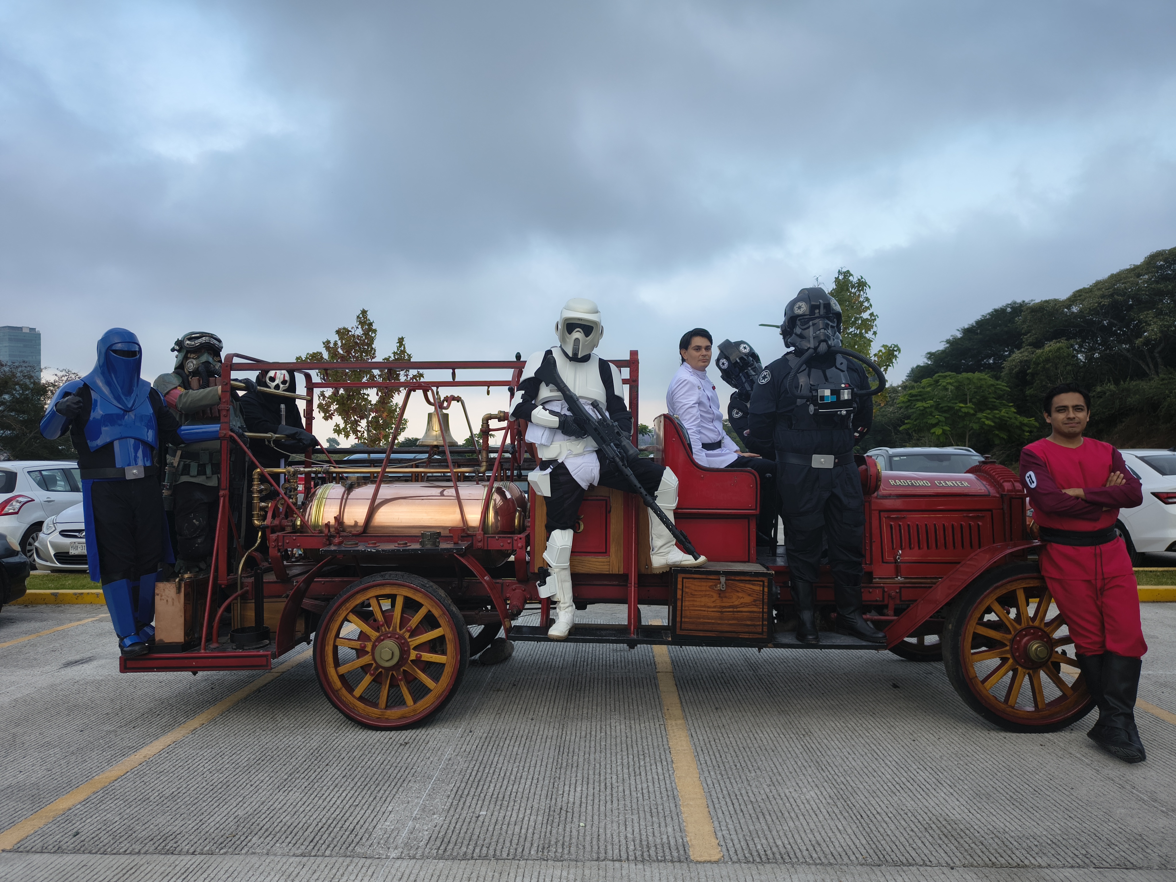 Exposición de autos antiguos